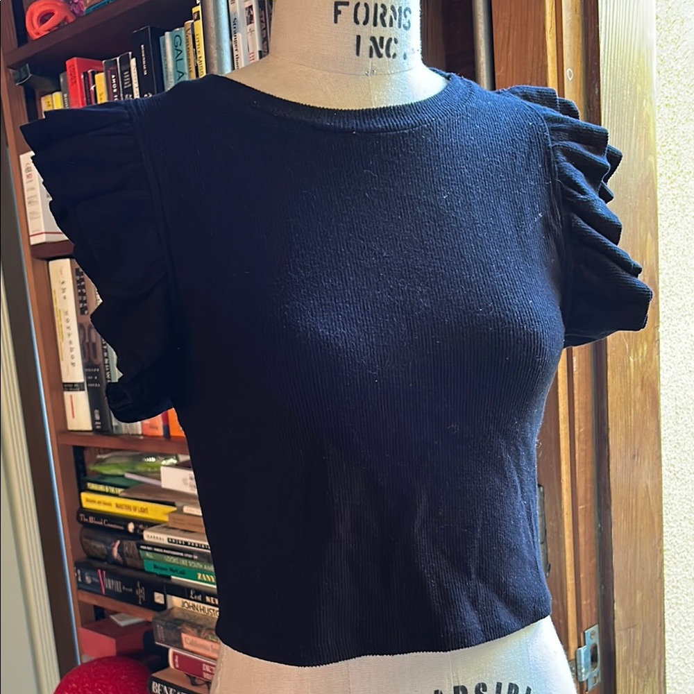 DELUC Zayn Ruffle Top. XS. NWOT ♡